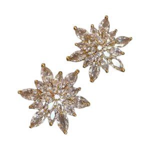 Pipi Tree Rhinestone Snowflake Earrings NWOT